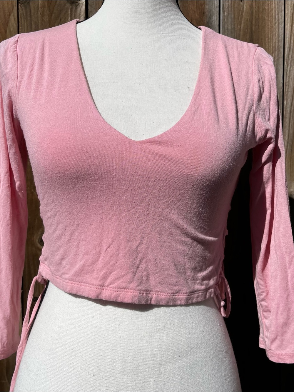 Forever 21 Women's Pink V-Neck Long Sleeve Crop Top Accepting Offers!
